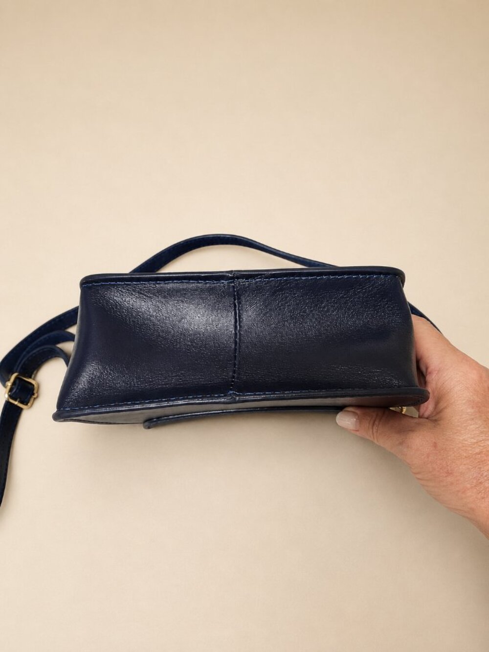 NEW Vera Pelle Genuine Italian Leather Navy Blue Purse with Gold Hardware - Picture 6 of 7
